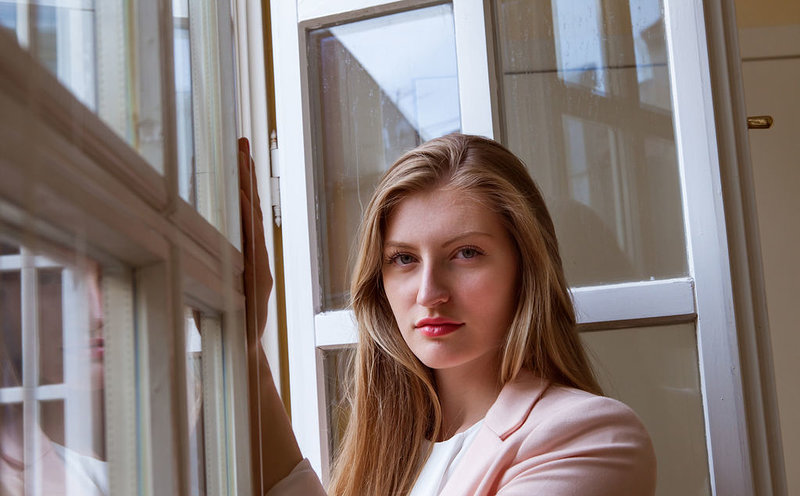 Юлиана, 37